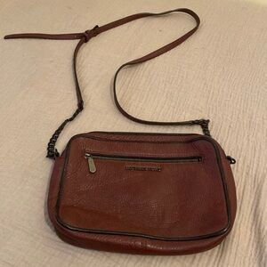 MICHAEL KORS LEATHER BURGUNDY CAMERA STYLE BAG .